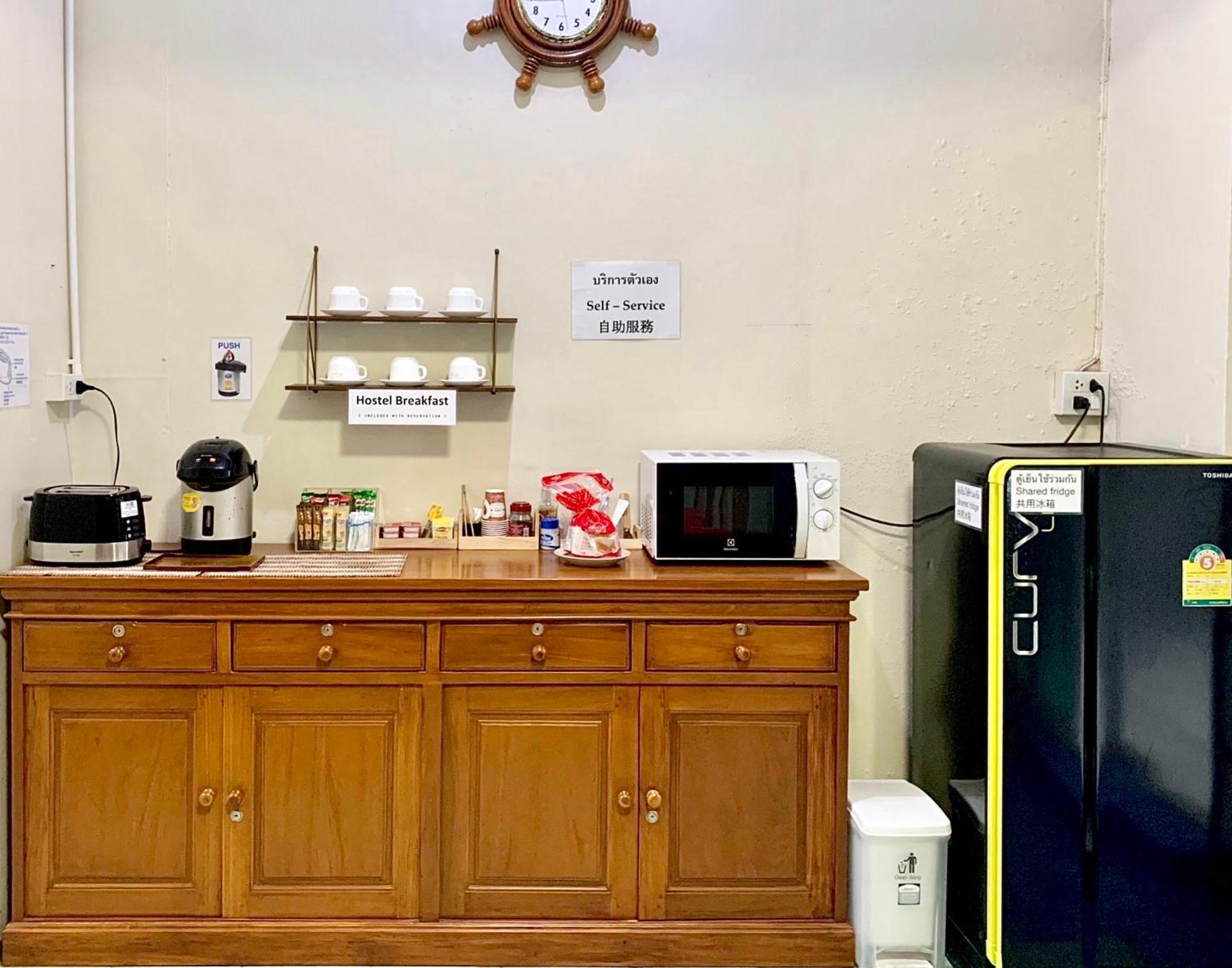 Pd Hostel Банкок Екстериор снимка