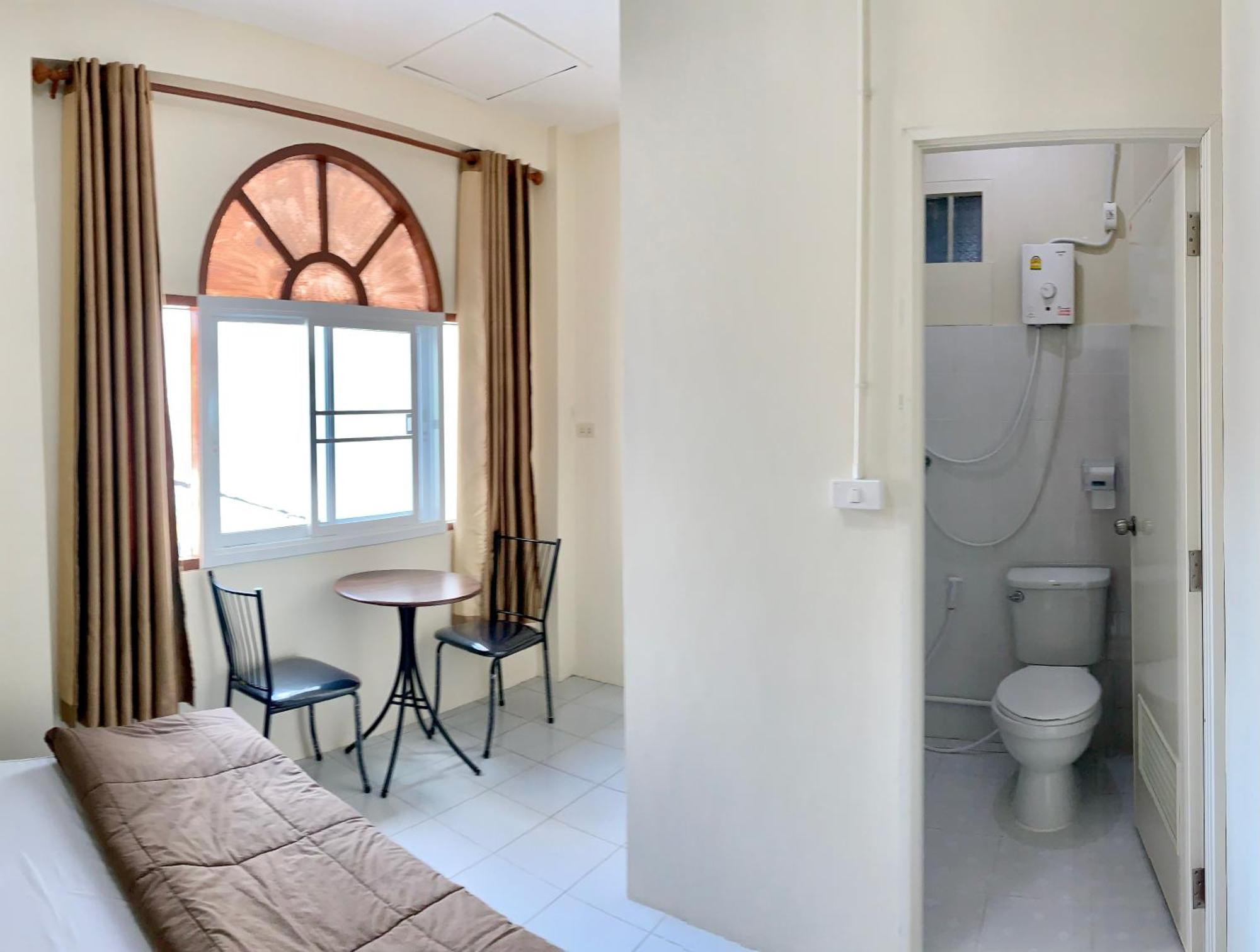 Pd Hostel Банкок Екстериор снимка