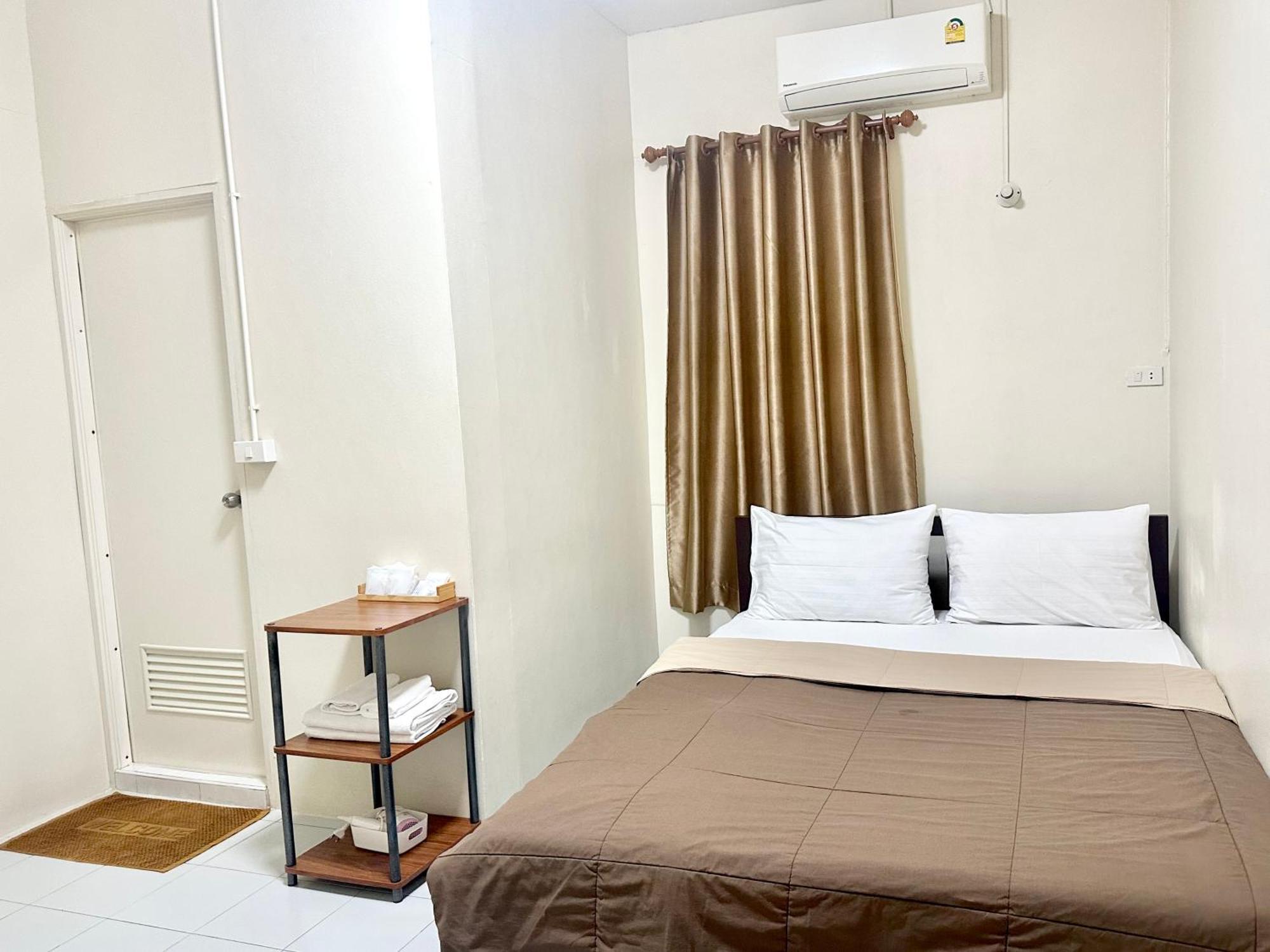 Pd Hostel Банкок Екстериор снимка