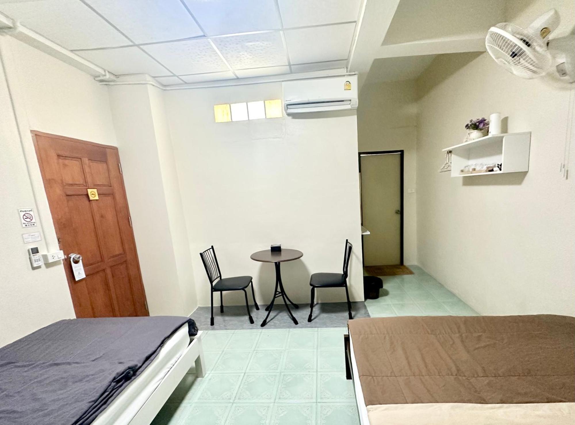 Pd Hostel Банкок Екстериор снимка