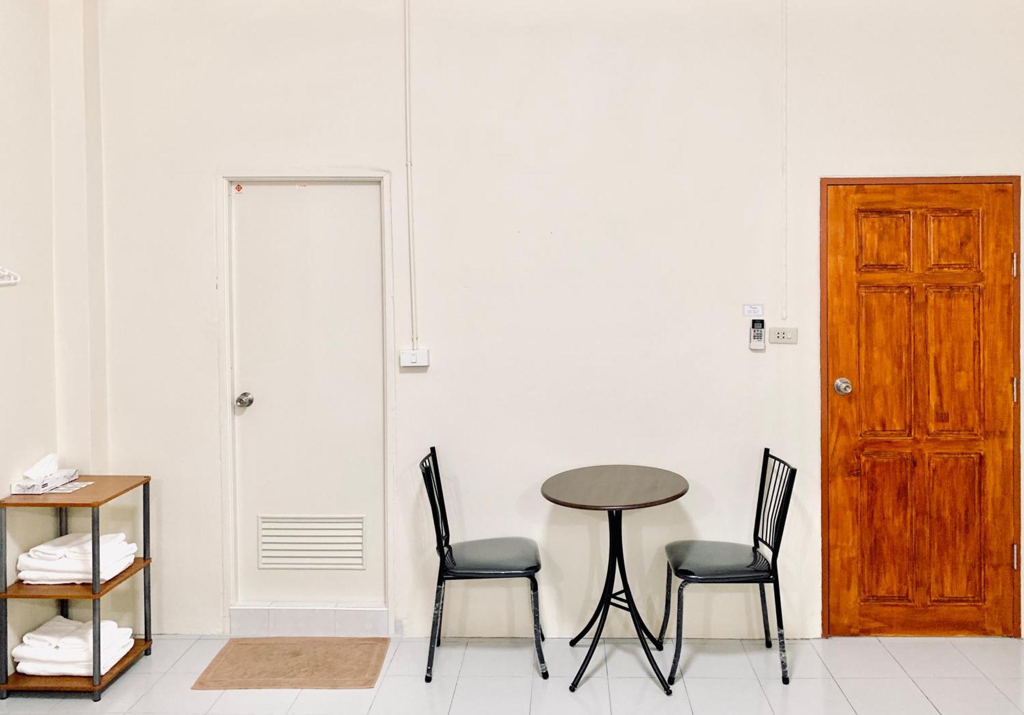 Pd Hostel Банкок Екстериор снимка