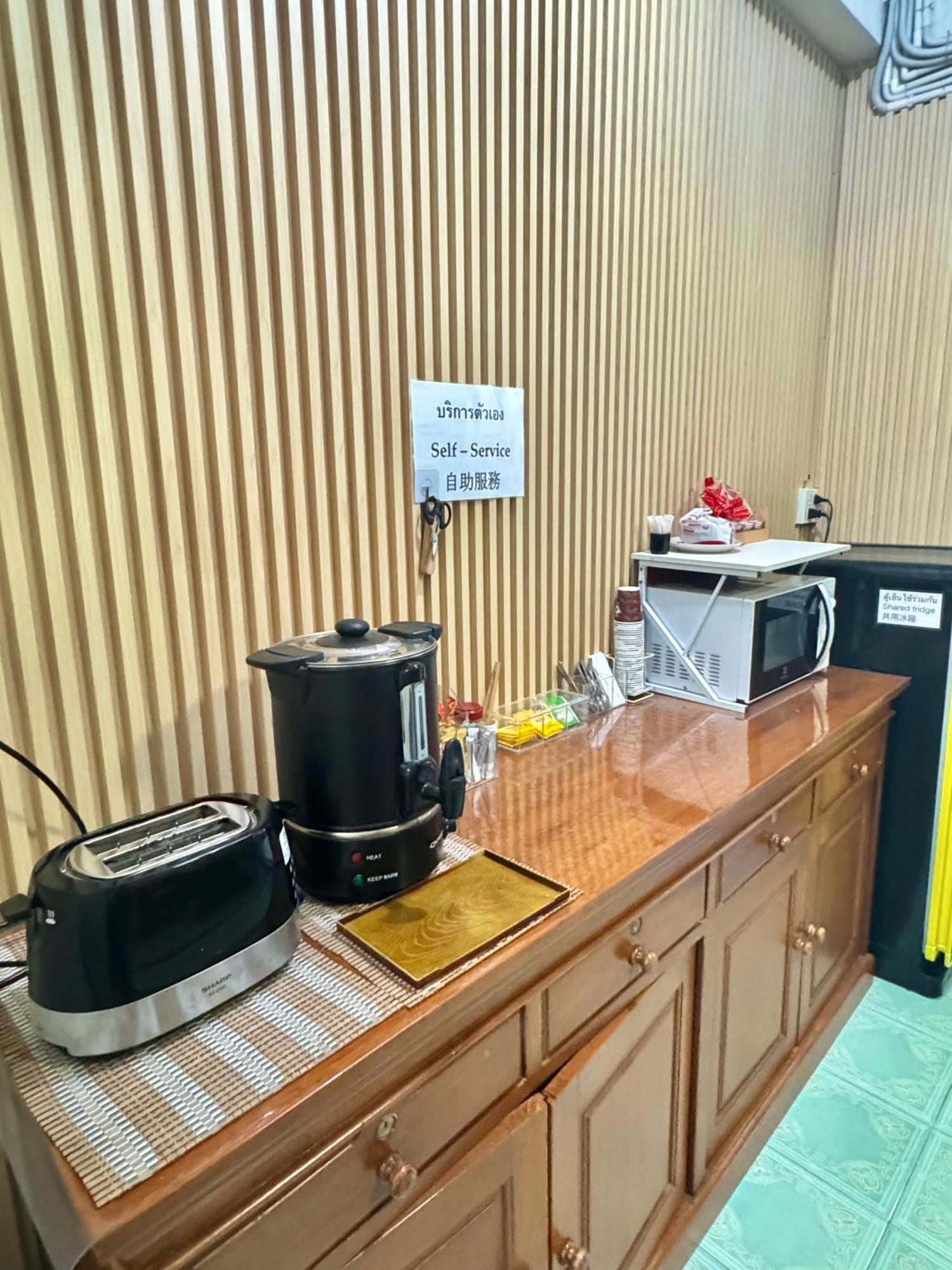 Pd Hostel Банкок Екстериор снимка